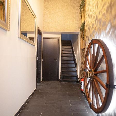 Luxury Suites Royal Antwerpen Bagian luar foto