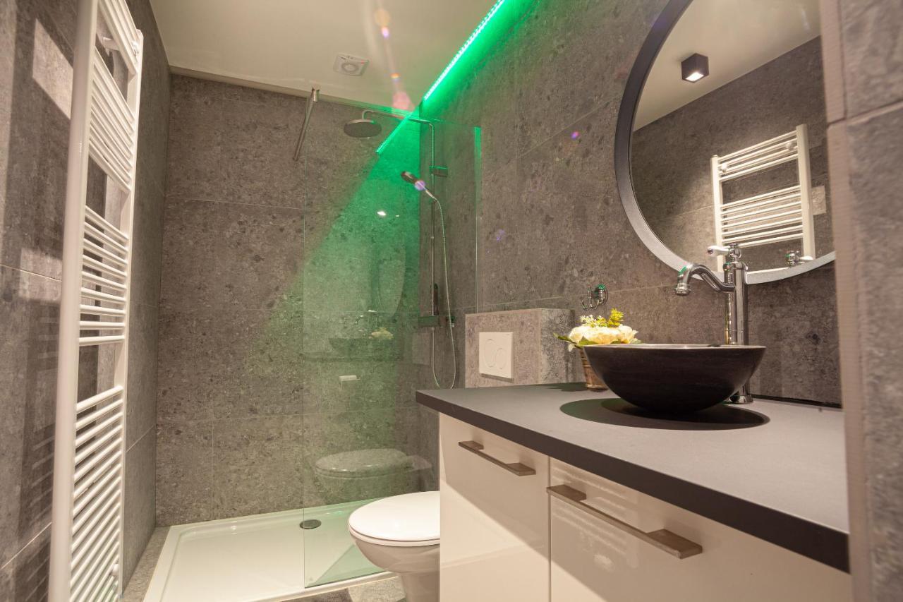 Luxury Suites Royal Antwerpen Bagian luar foto