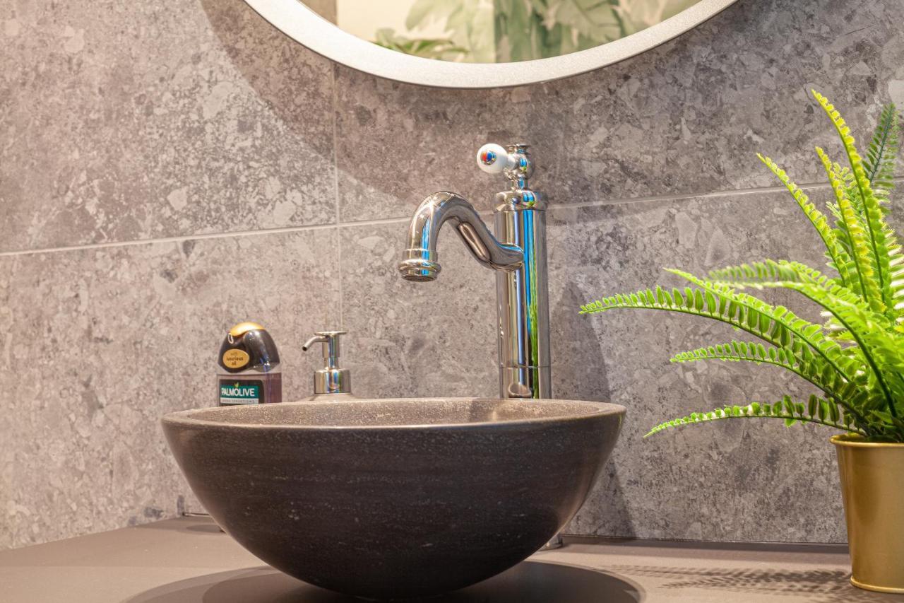 Luxury Suites Royal Antwerpen Bagian luar foto