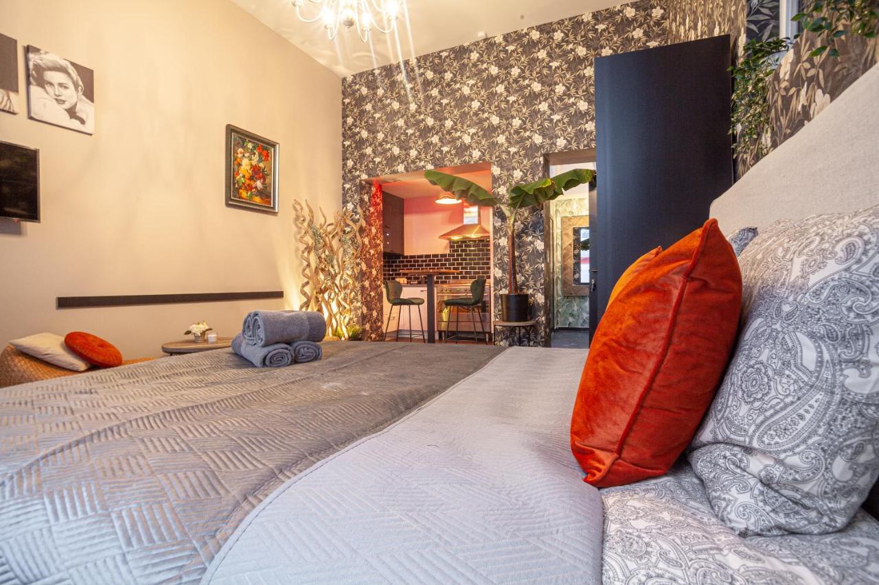 Luxury Suites Royal Antwerpen Bagian luar foto