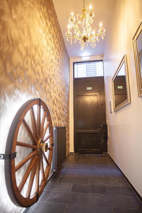 Luxury Suites Royal Antwerpen Bagian luar foto
